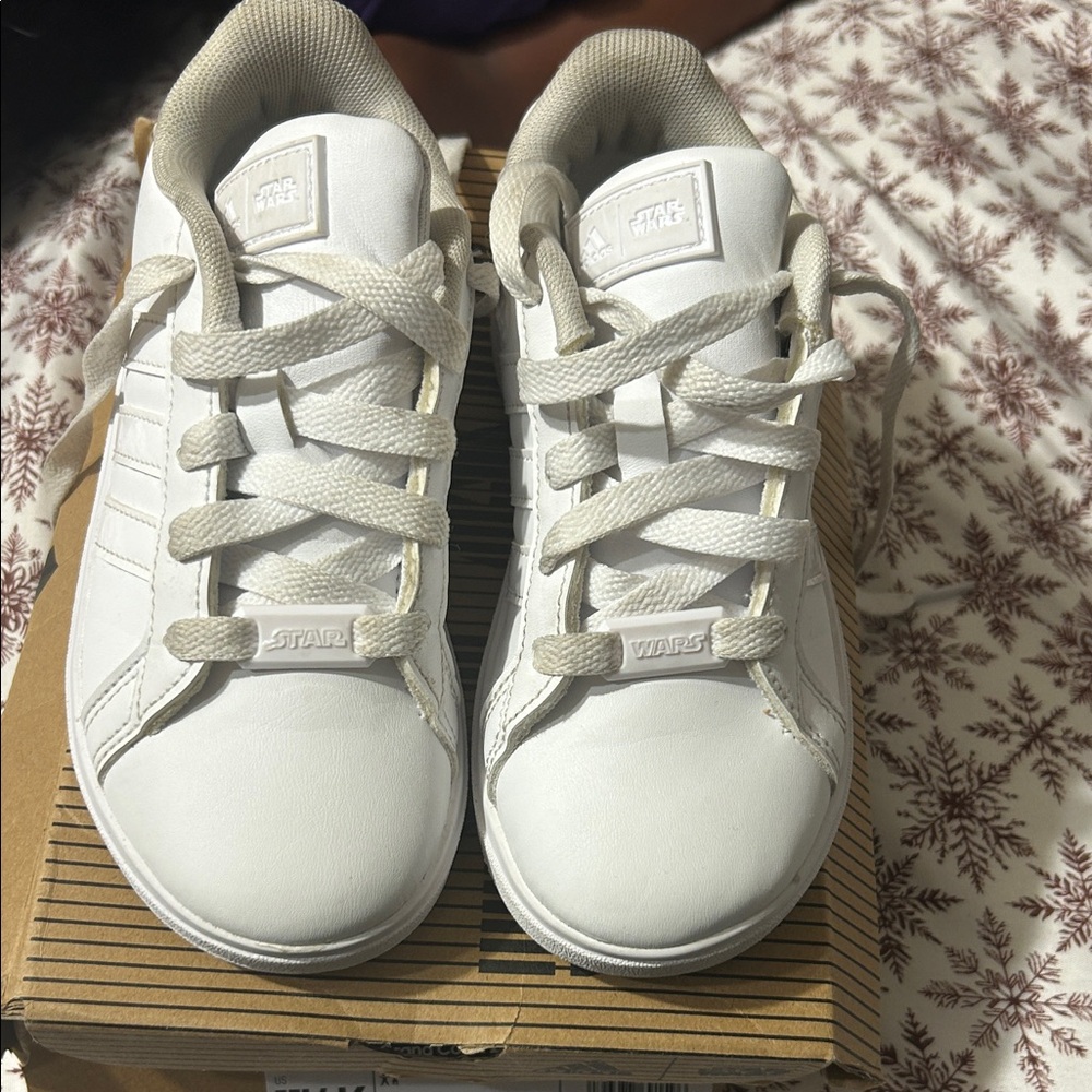 Star Wars Kids Cream and White Sneakers adidas